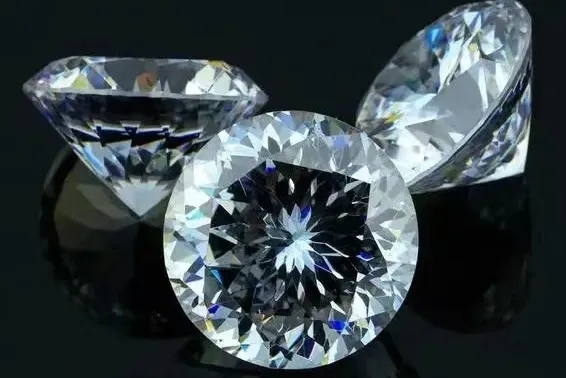 Natural diamond vs lab-grown diamond