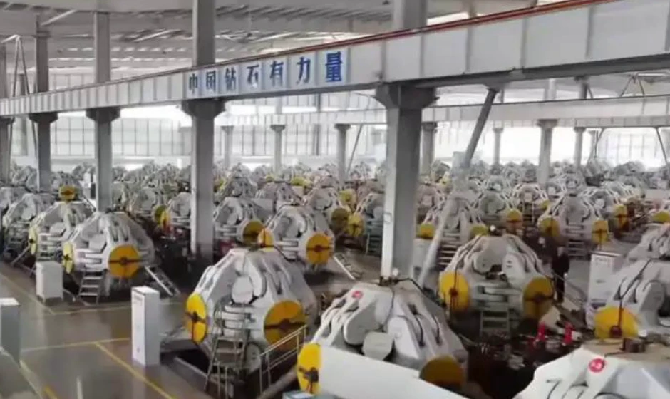 Laboratory-grown diamond production environment