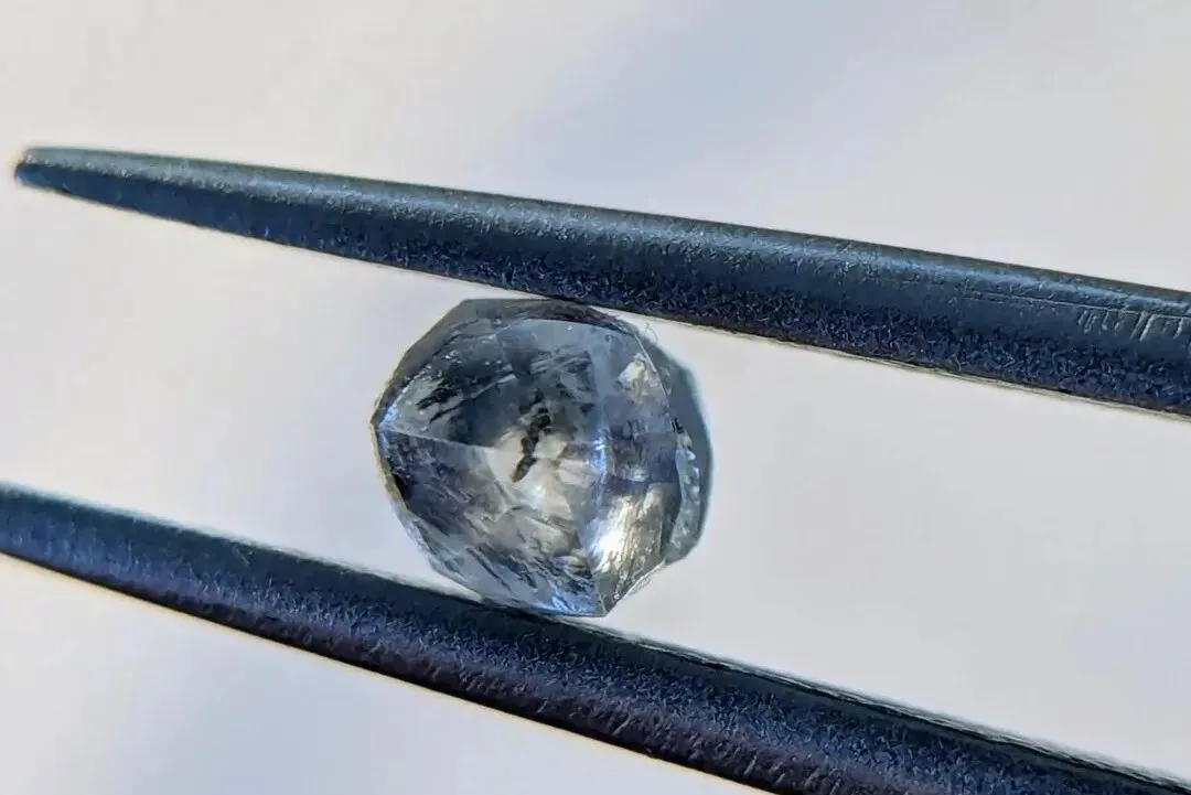 High-quality rough stones