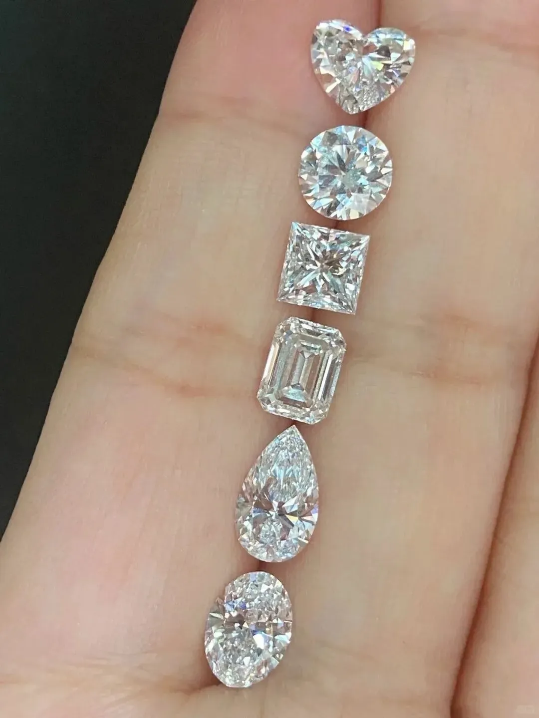 Display of diamond shapes after cutting