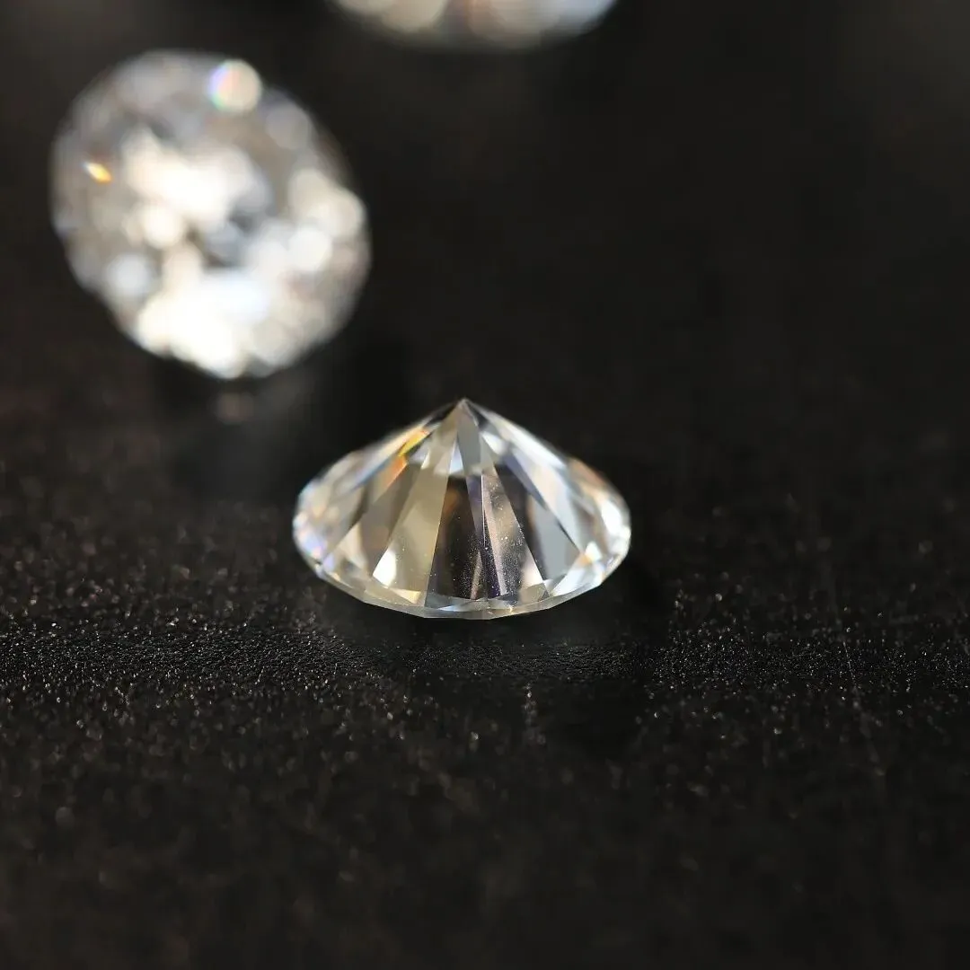 Diamonds on display after precision polishing 3
