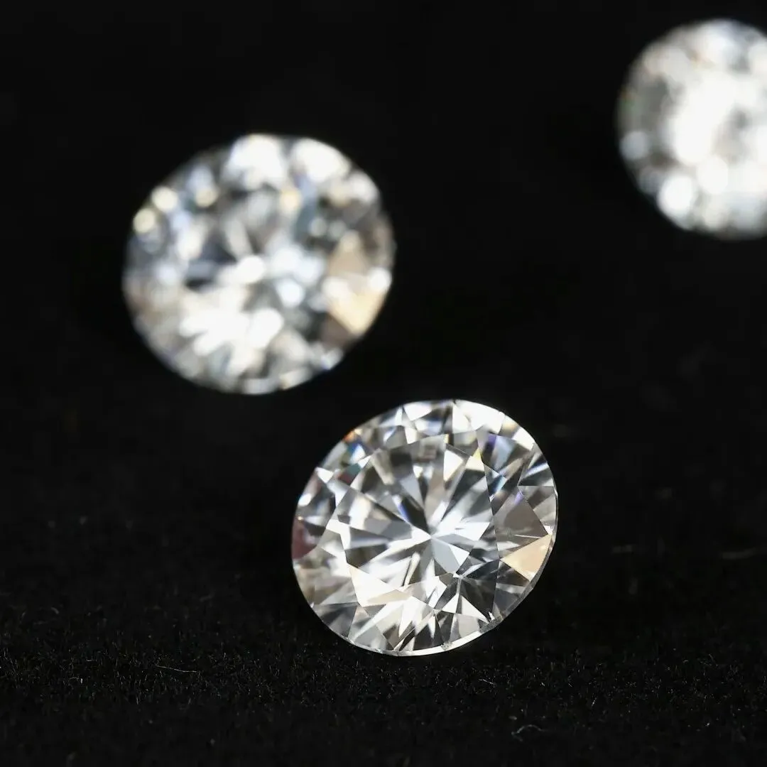 Diamonds on display after precision polishing 4