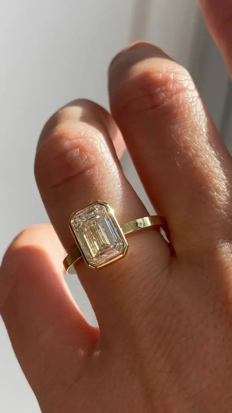 Pair with a ring setting